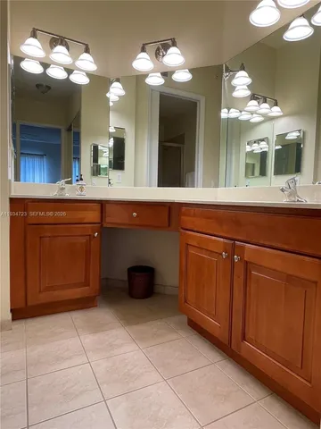 $2,500 | 3500 Oaks Clubhouse Drive, Unit 308, Pompano Beach, FL 33069