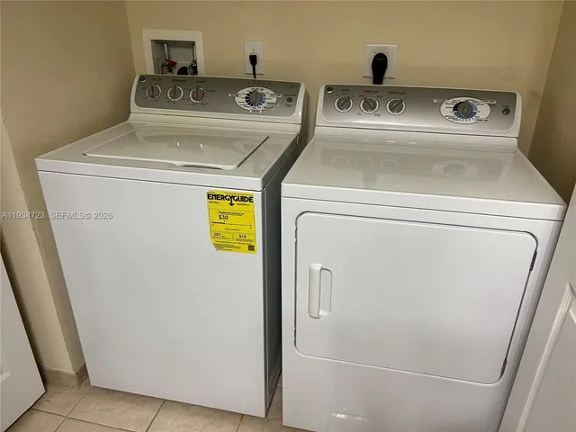 $2,500 | 3500 Oaks Clubhouse Drive, Unit 308, Pompano Beach, FL 33069