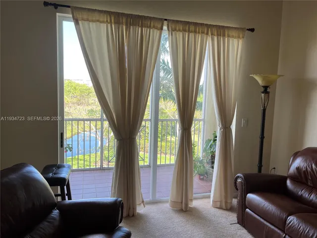 $2,500 | 3500 Oaks Clubhouse Drive, Unit 308, Pompano Beach, FL 33069