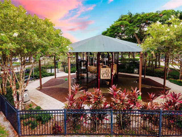 $2,500 | 3500 Oaks Clubhouse Drive, Unit 308, Pompano Beach, FL 33069