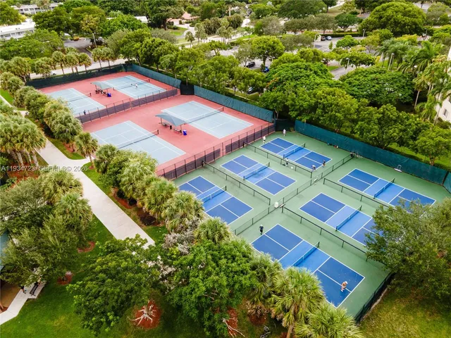 $2,500 | 3500 Oaks Clubhouse Drive, Unit 308, Pompano Beach, FL 33069