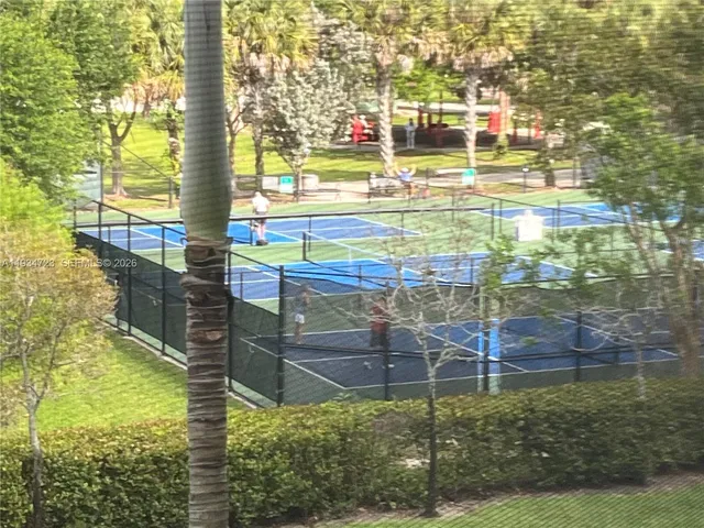 $2,500 | 3500 Oaks Clubhouse Drive, Unit 308, Pompano Beach, FL 33069