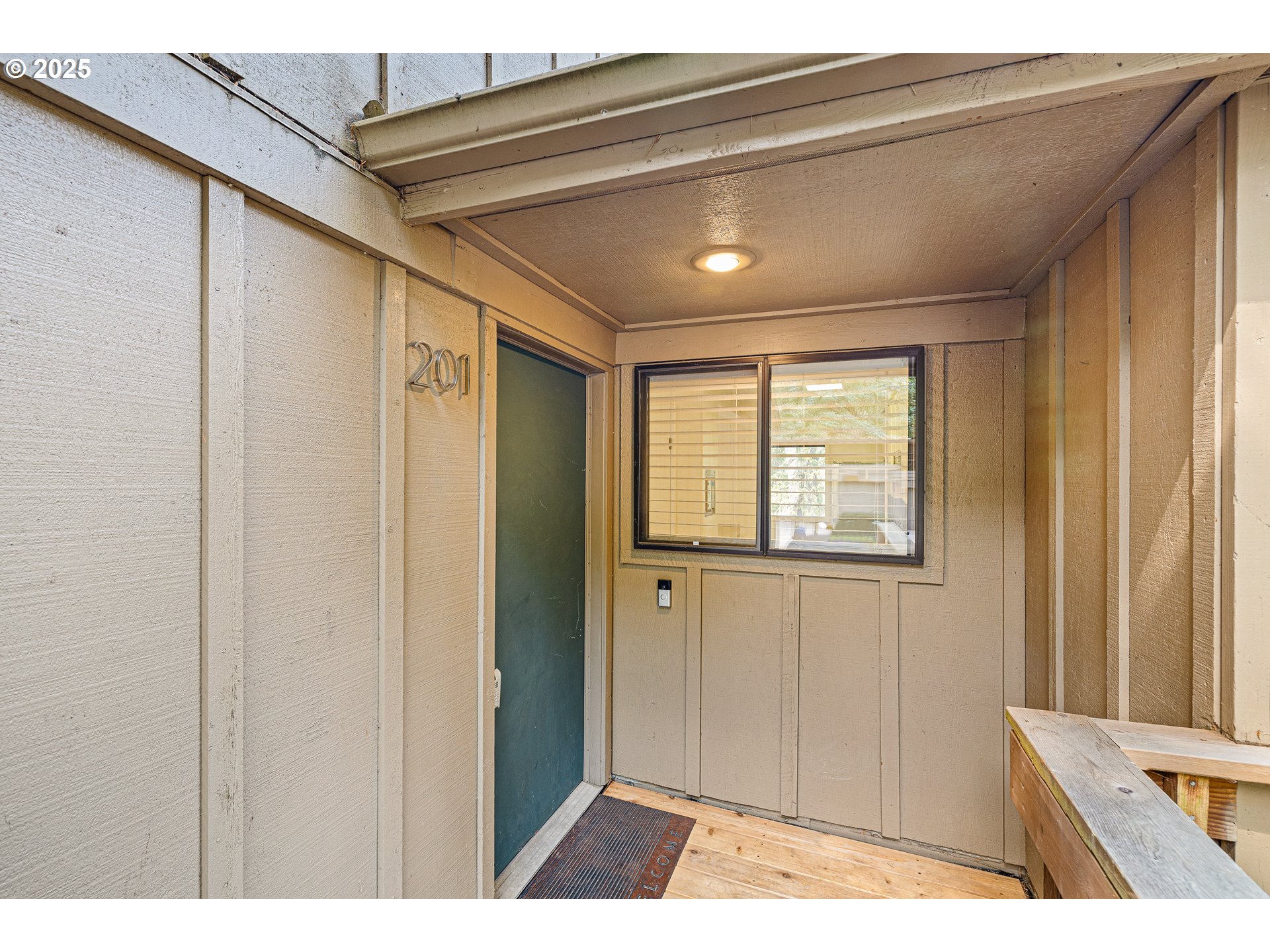 201 Trailside Loop Eugene, OR 97405 - Photo 3 of 37 Gallery Image 3