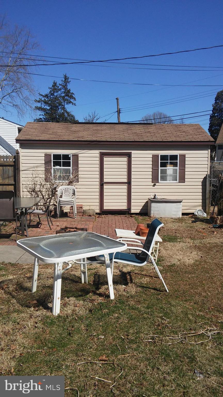 24 Quay Road Levittown, PA 19057 - Photo 3 of 14 Gallery Image 3