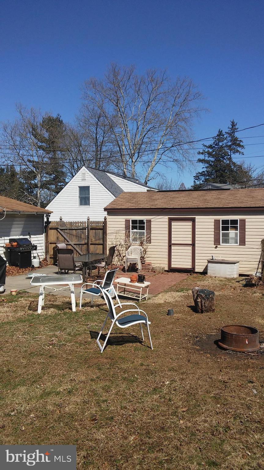 24 Quay Road Levittown, PA 19057 - Photo 4 of 14 Gallery Image 4