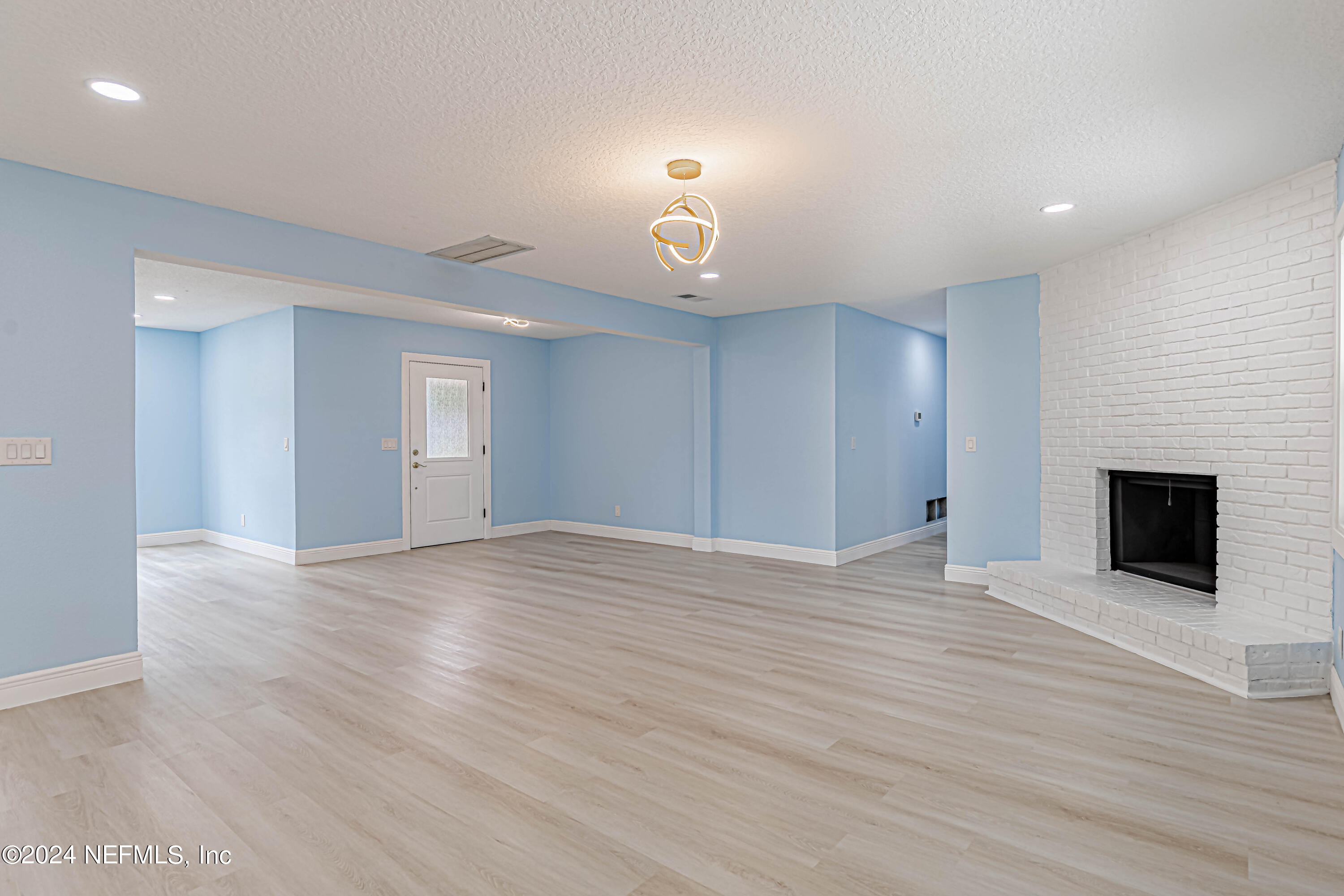 7557 Holiday Road South Jacksonville, FL 32216 - Photo 19 of 47 Family Room 3rd View