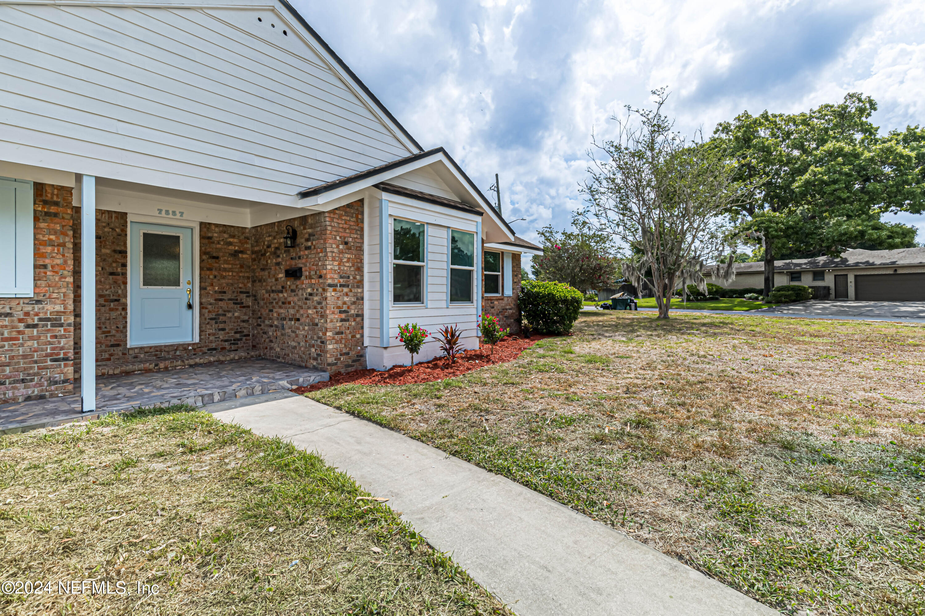 7557 Holiday Road South Jacksonville, FL 32216 - Photo 4 of 47 Front Walkway & Porch