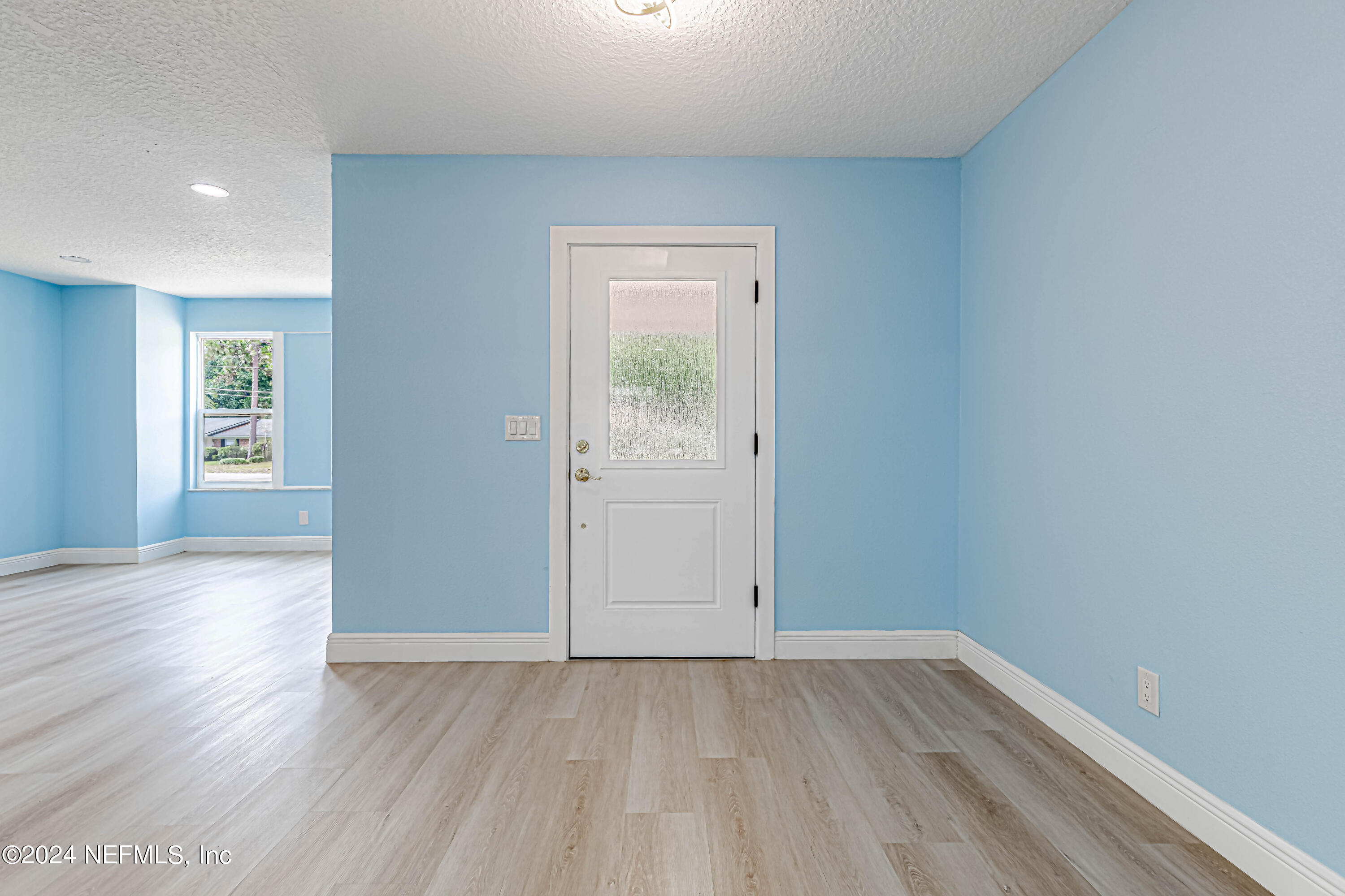 7557 Holiday Road South Jacksonville, FL 32216 - Photo 6 of 47 Foyer
