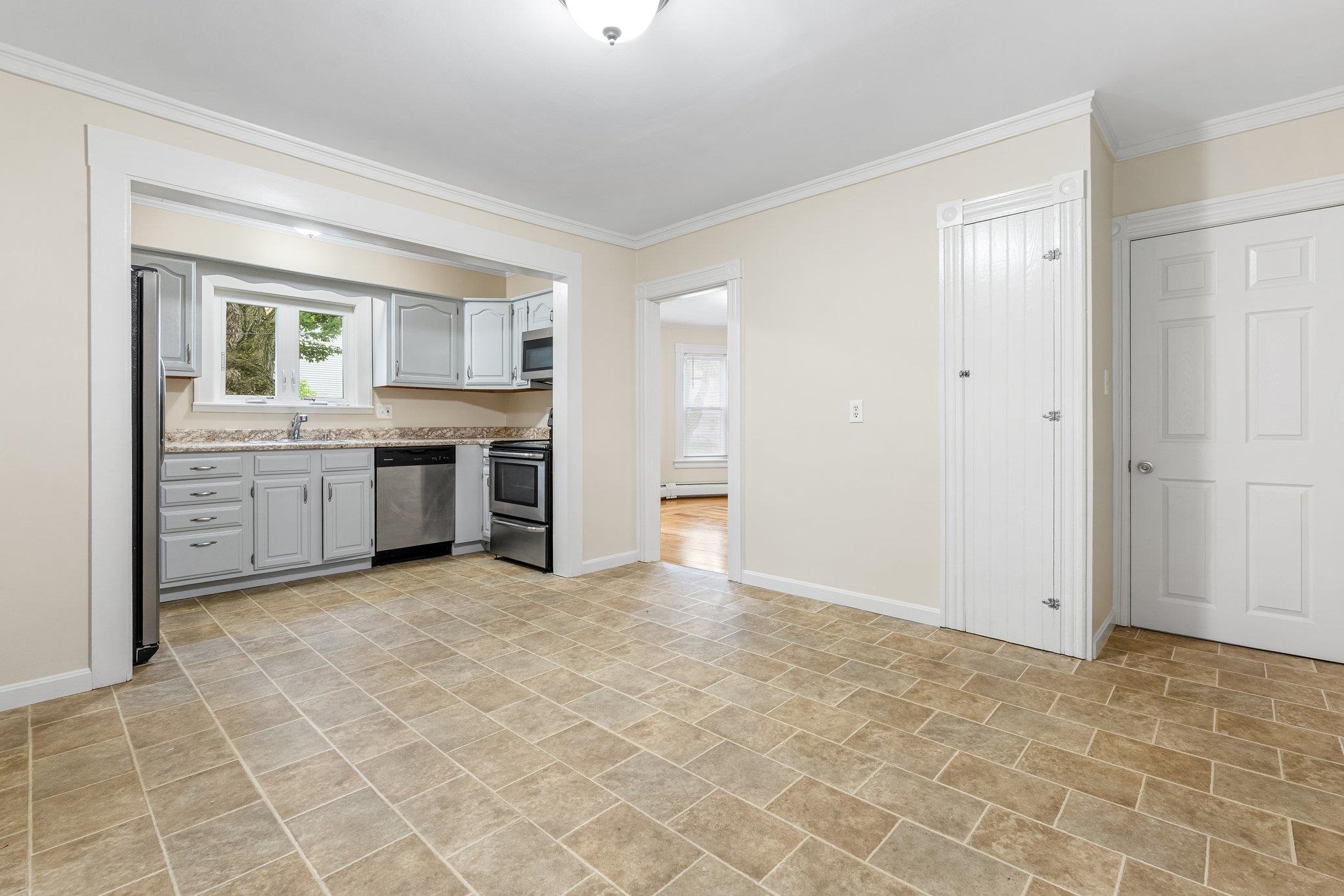 63 Hall Street Manchester, NH 03103 - Photo 5 of 59 Gallery Image 5
