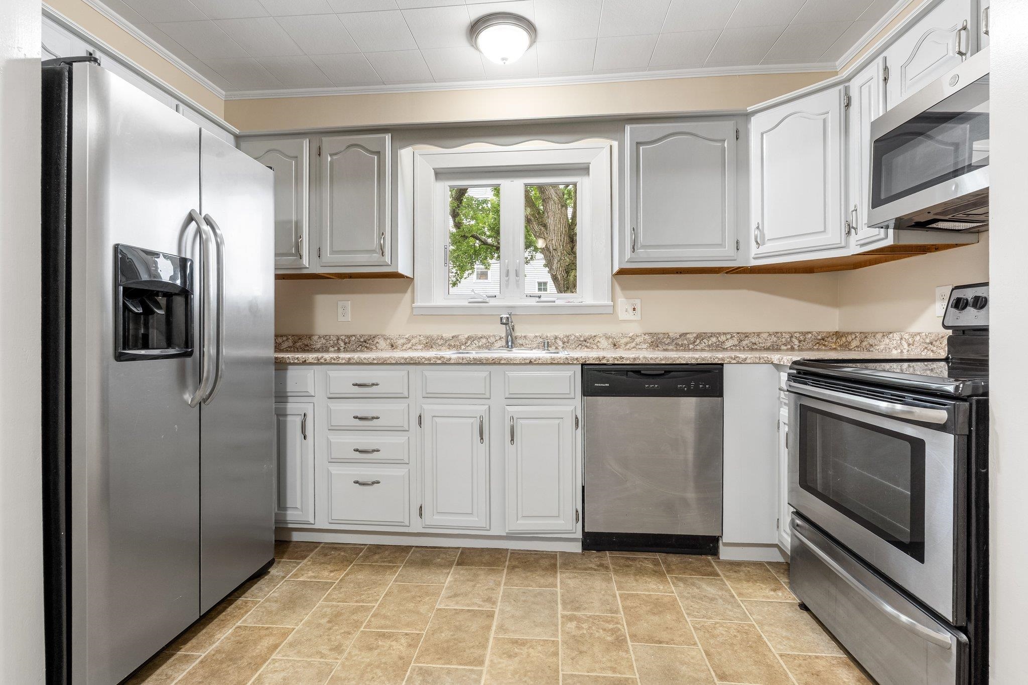 63 Hall Street Manchester, NH 03103 - Photo 7 of 59 Gallery Image 7