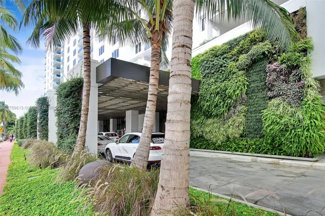 $850,000 | 2301 Collins Avenue, Unit 432, Miami Beach, FL 33139