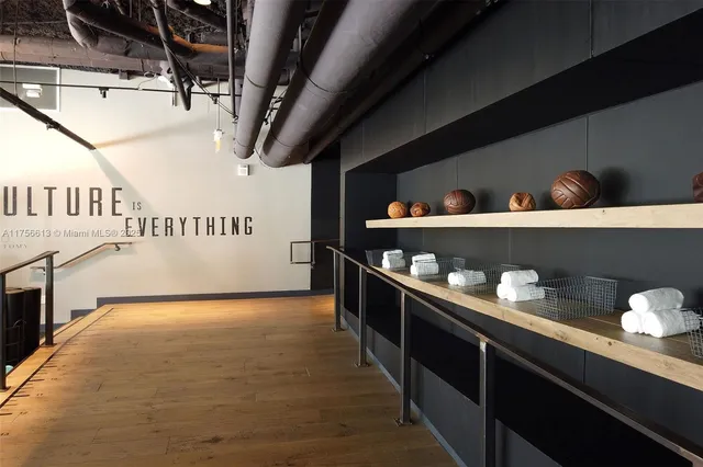 $850,000 | 2301 Collins Avenue, Unit 432, Miami Beach, FL 33139