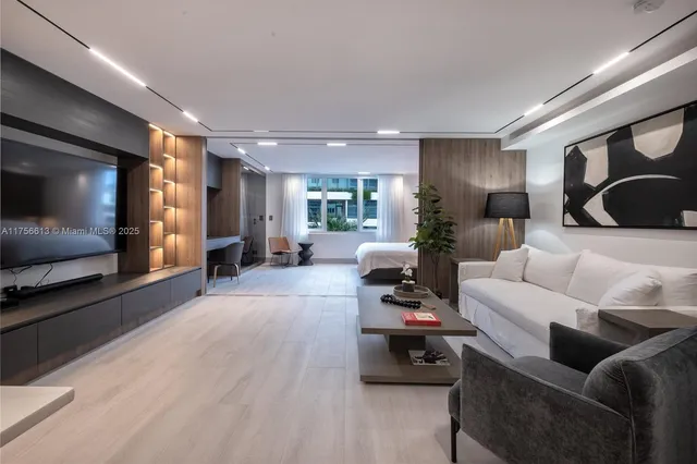 $850,000 | 2301 Collins Avenue, Unit 432, Miami Beach, FL 33139