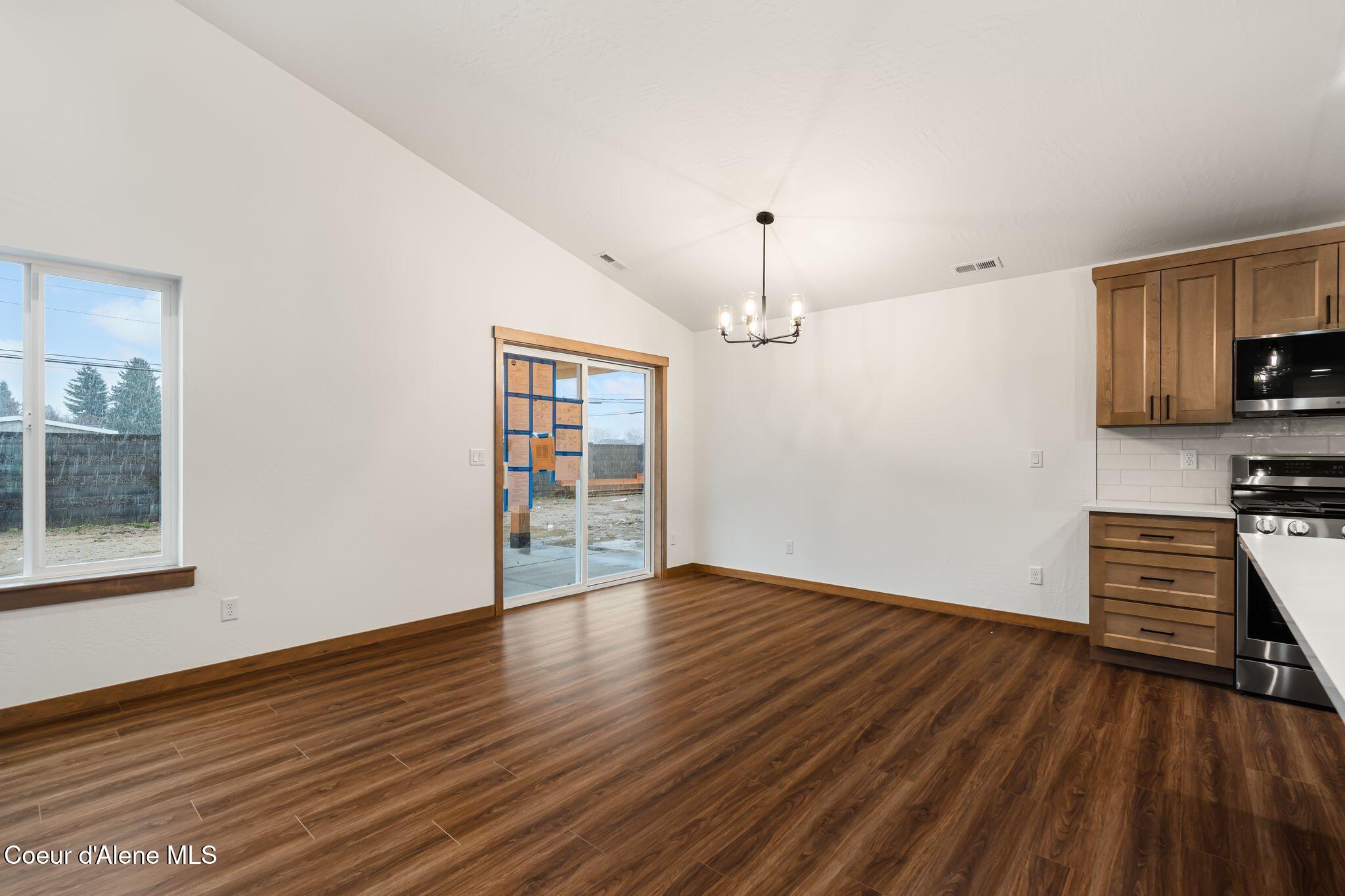 2224 Maverick Court Sandpoint, ID 83864 - Photo 20 of 33 20_A7407948