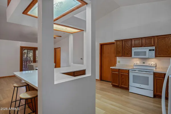 $530,000 | 2202 Forest Park Drive, Overgaard, AZ 85933