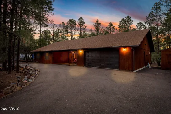 $530,000 | 2202 Forest Park Drive, Overgaard, AZ 85933