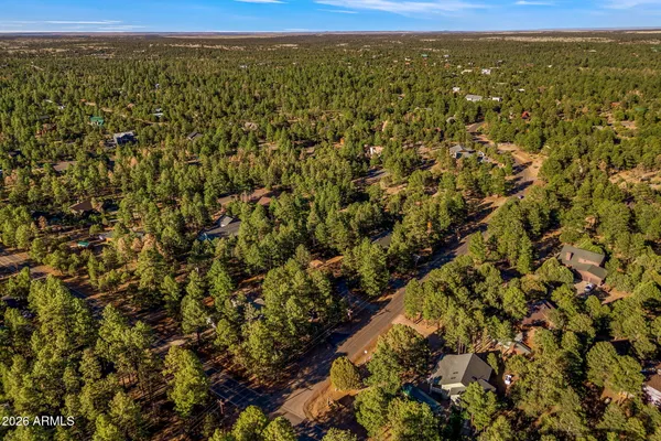 $530,000 | 2202 Forest Park Drive, Overgaard, AZ 85933