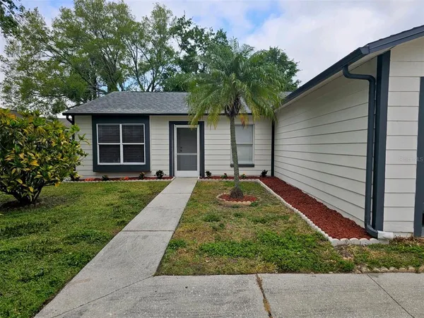 $2,900 | 3935 105th Avenue North, Clearwater, FL 33762