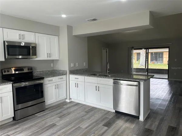 $2,900 | 3935 105th Avenue North, Clearwater, FL 33762