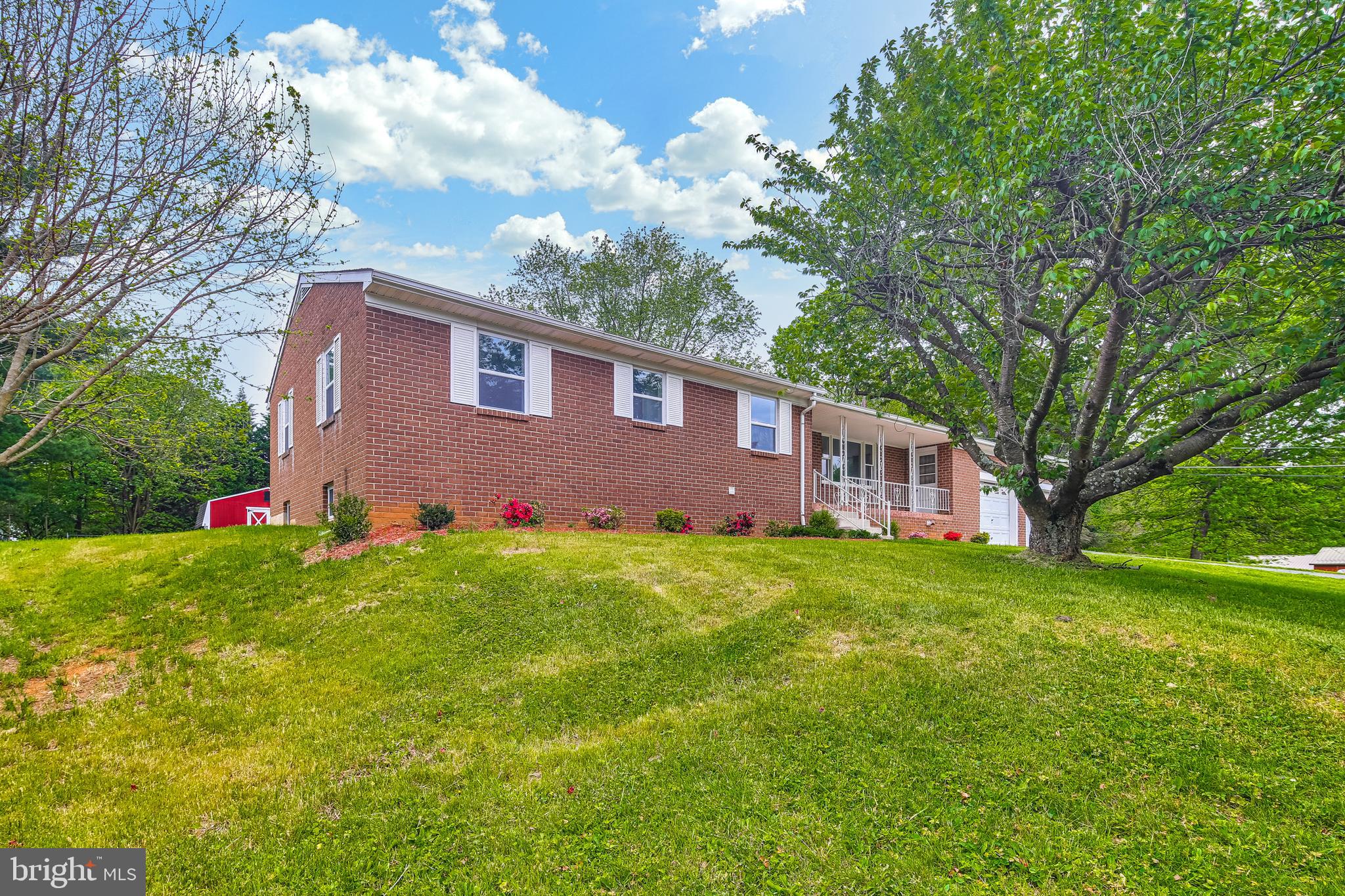 9736 Clover Heights Road Hagerstown, MD 21740 - Photo 3 of 23 Front Exterior Left Side