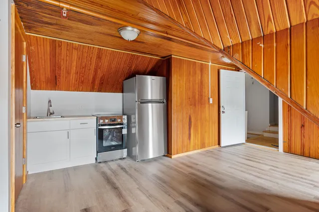 $1,050 | 109 Pleasant Street, Unit 3, Claremont, NH 03743