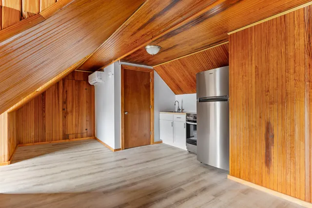 $1,050 | 109 Pleasant Street, Unit 3, Claremont, NH 03743