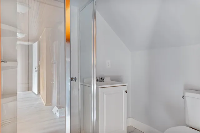 $1,050 | 109 Pleasant Street, Unit 3, Claremont, NH 03743