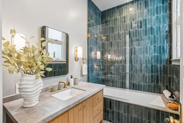 $1,995,000 | 162 Noe Street, San Francisco, CA 94114