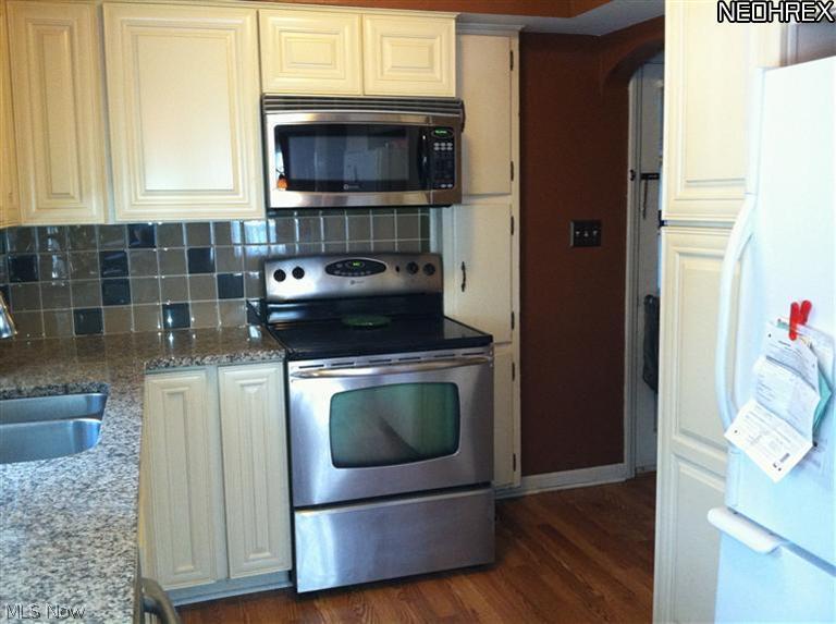 650 Ecton Road Akron, OH 44303 - Photo 4 of 23 Gallery Image 4