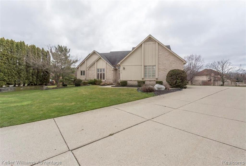 39167 Point Court Farmington Hills, MI 48331 - Photo 32 of 33