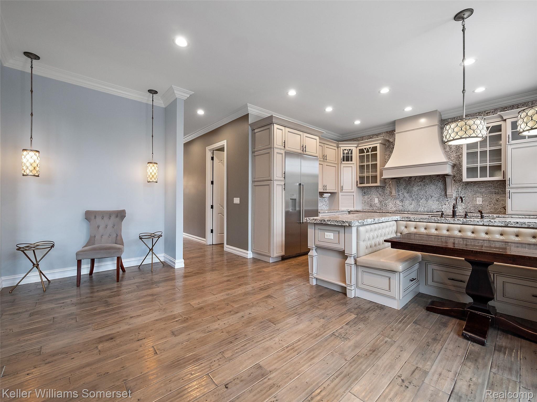 6097 Evanswood Road Troy, MI 48085 - Photo 14 of 86 12.jpg