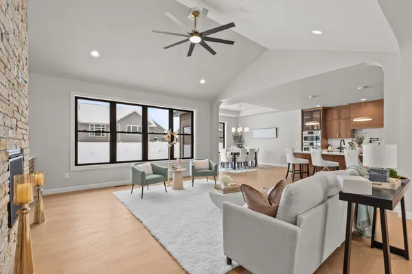 $799,900 | 294 East Sweetwater Way, Appleton, WI 54913