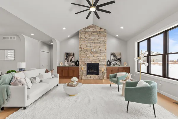 $799,900 | 294 East Sweetwater Way, Appleton, WI 54913