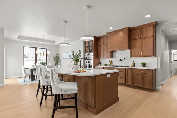 $799,900 | 294 East Sweetwater Way, Appleton, WI 54913