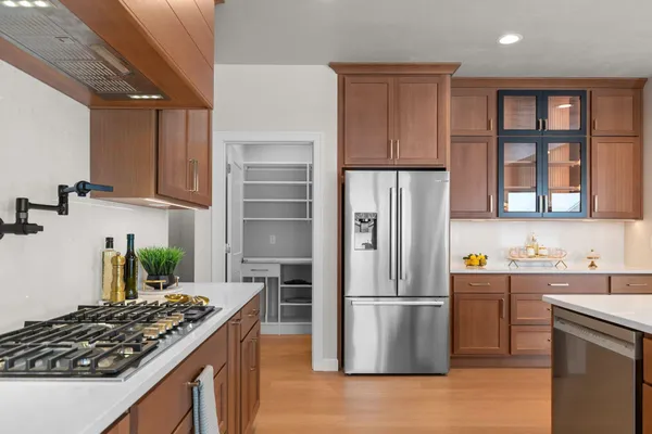 $799,900 | 294 East Sweetwater Way, Appleton, WI 54913