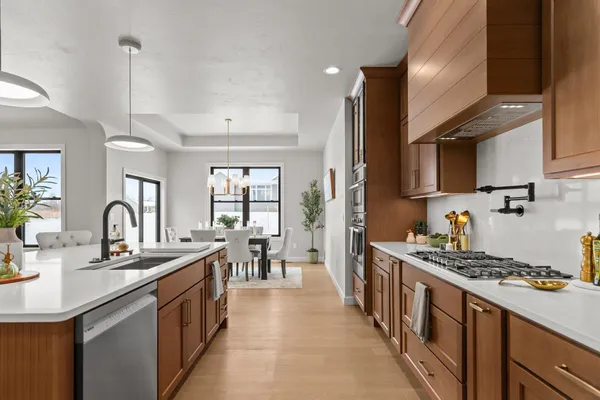 $799,900 | 294 East Sweetwater Way, Appleton, WI 54913