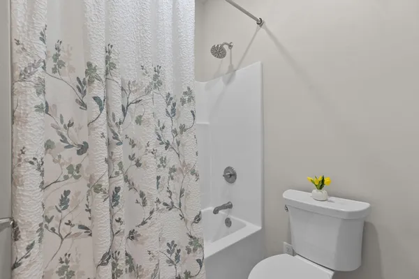 $799,900 | 294 East Sweetwater Way, Appleton, WI 54913