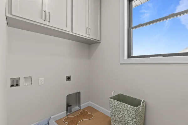 $799,900 | 294 East Sweetwater Way, Appleton, WI 54913