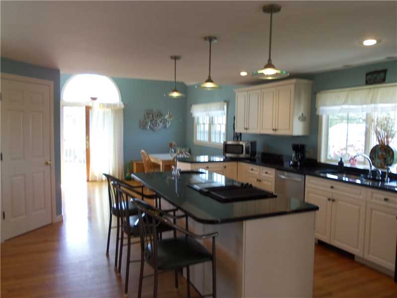 96 Conch Road Narragansett, RI 02882 - Photo 7 of 25 Kitchen.