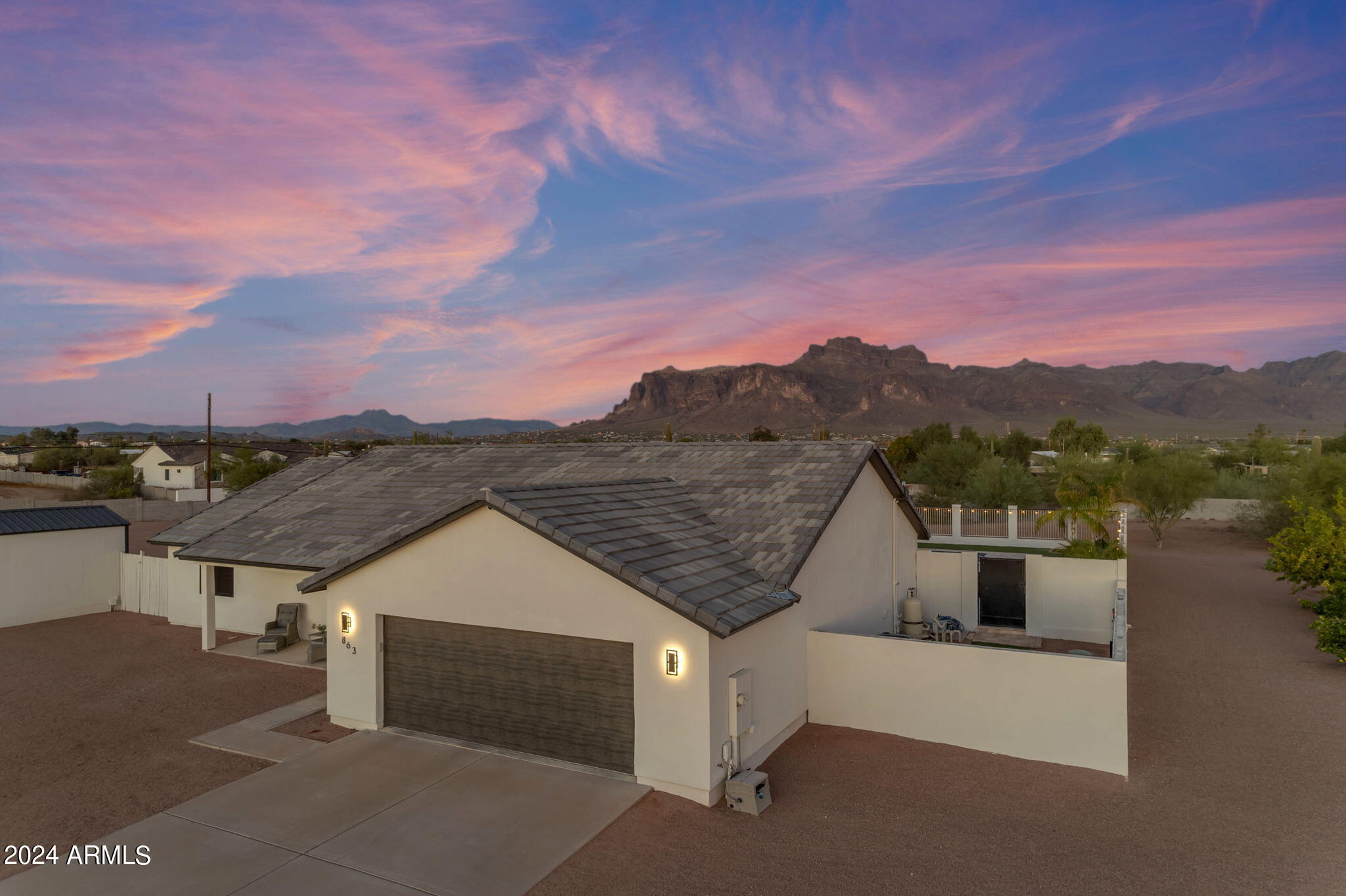 863 South Stagecoach Road Apache Junction, AZ 85119 - Photo 2 of 95 2-web-or-mls-2_256_a4m_br