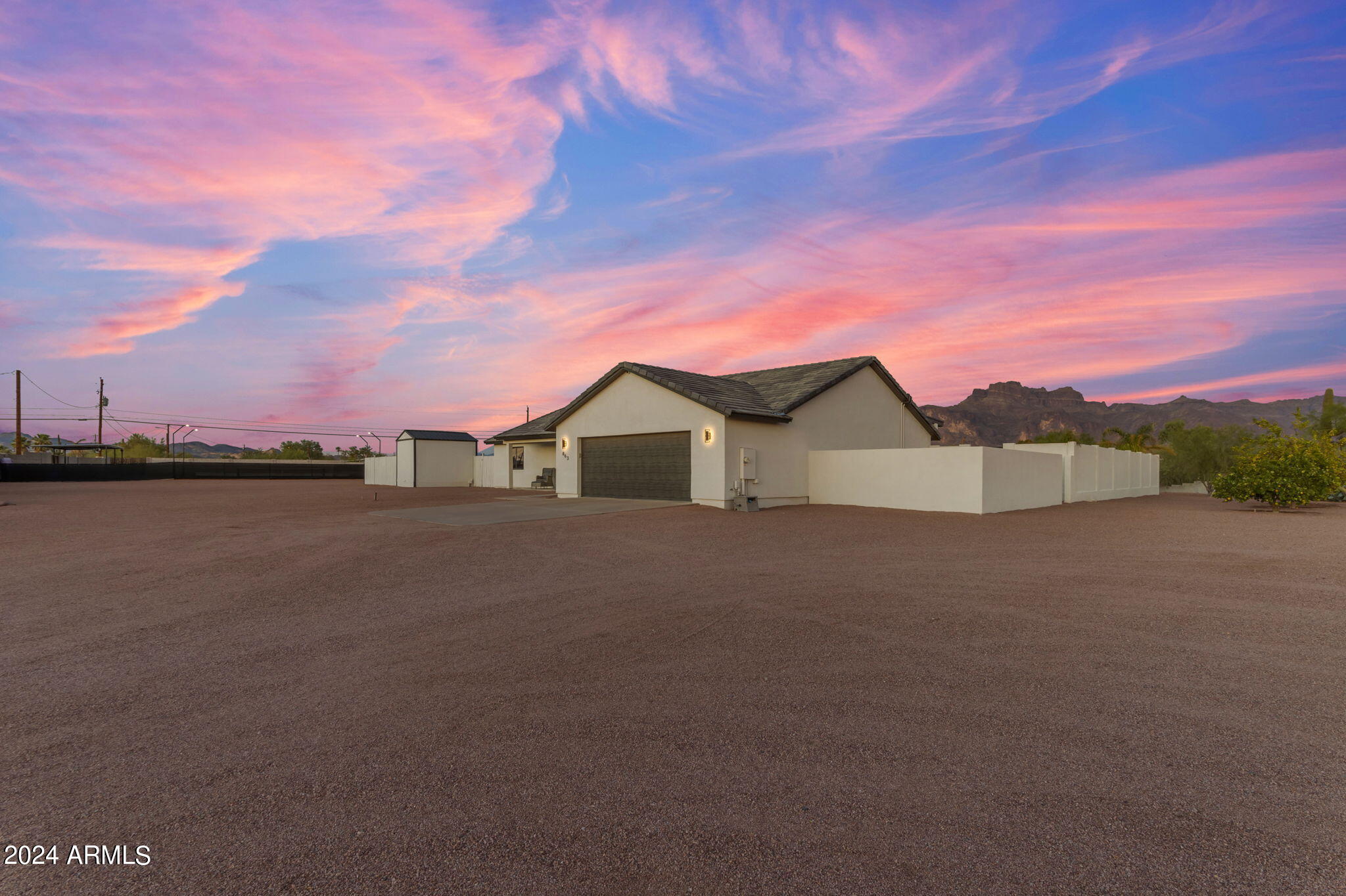 863 South Stagecoach Road Apache Junction, AZ 85119 - Photo 3 of 95 3-web-or-mls-3_298_a4m_br