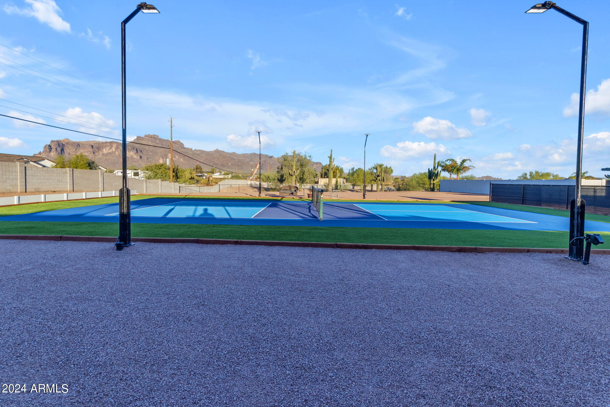 863 South Stagecoach Road Apache Junction, AZ 85119 - Photo 81 of 95 90-web-or-mls-90_028_a4m_br