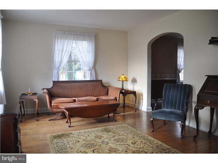 2 Plymouth Road Springfield, PA 19064 - Photo 4 of 12 Living Room