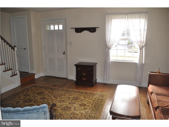2 Plymouth Road Springfield, PA 19064 - Photo 5 of 12 Living Room