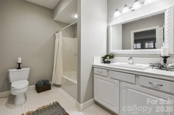 $775,000 | 43 Kuykendall Court, Hendersonville, NC 28739