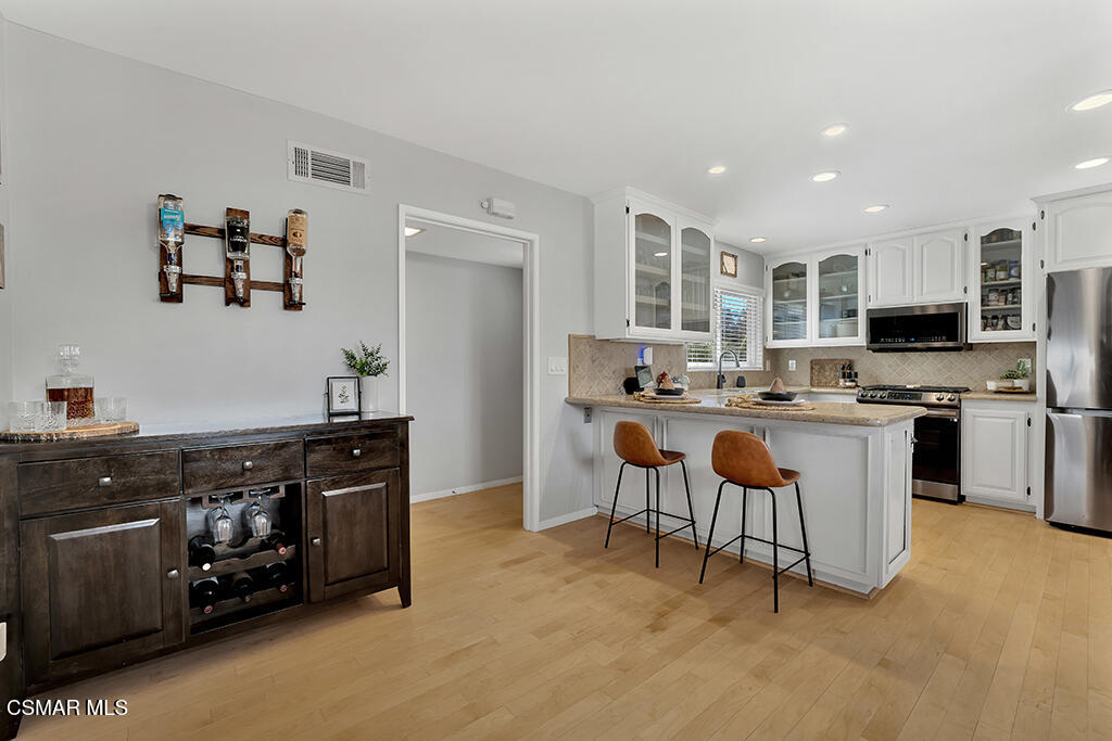 2224 Alscot Avenue Simi Valley, CA 93063 - Photo 8 of 34 2224 Alscot Ave- HsHProd-30