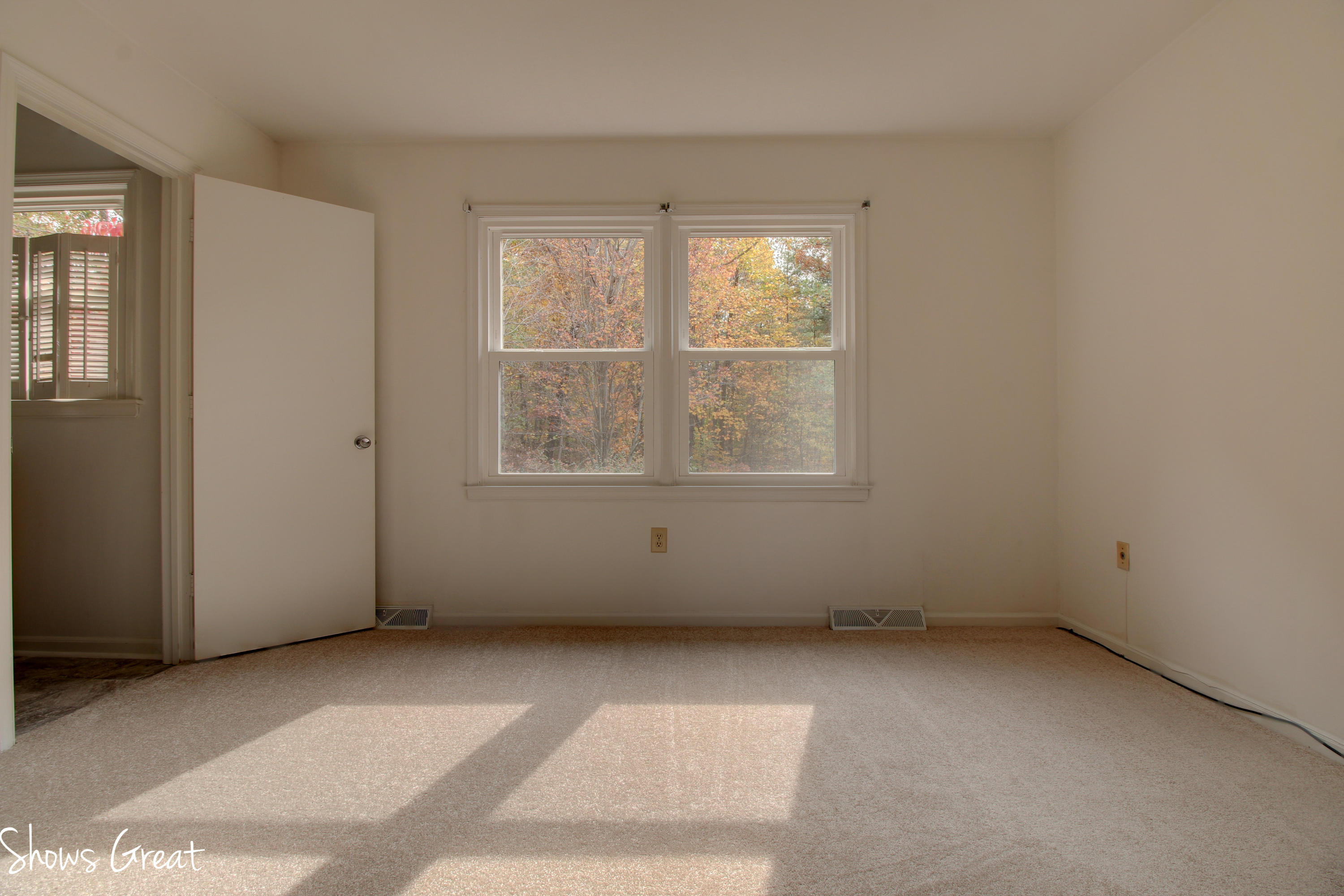 36 Spruce Lane Blue Ridge, VA 24064 - Photo 24 of 35 an empty room with windows