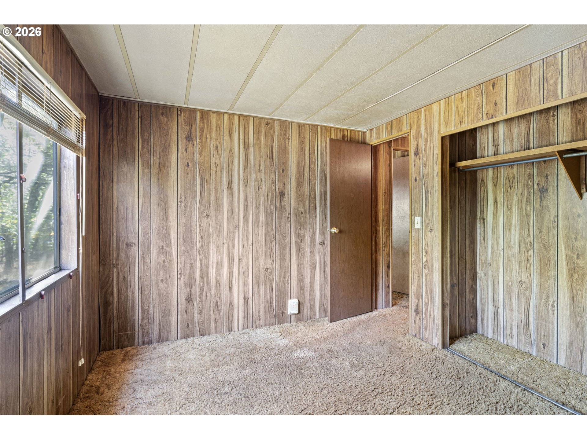 4950 Foothill Boulevard Grants Pass, OR 97526 - Photo 12 of 43 a view of entryway with wooden floor
