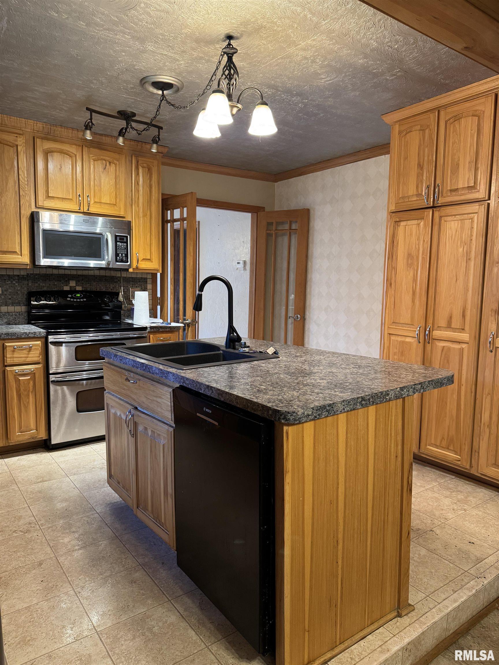 313 Central Avenue St. David, IL 61563 - Photo 8 of 19