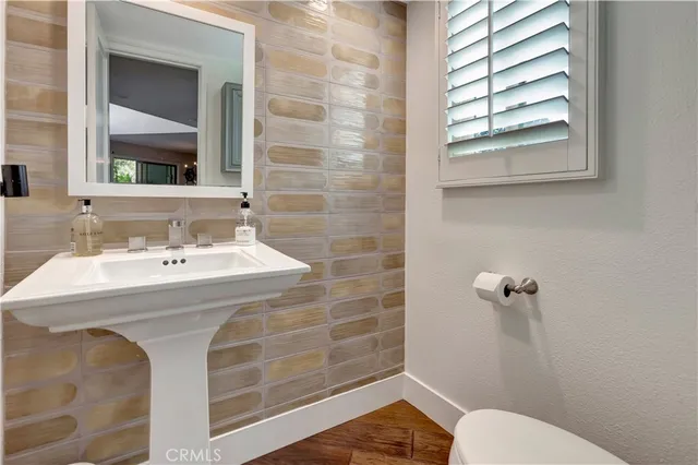 $2,052,000 | 515 Bay Hill Drive, Newport Beach, CA 92660